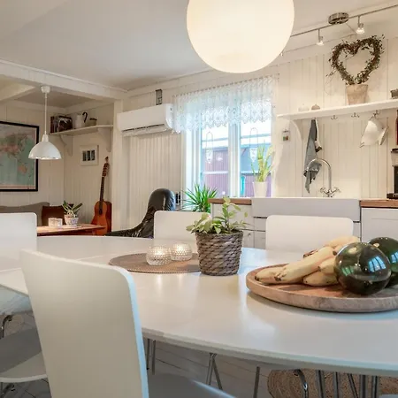 Fishermans Lodge&Kayak Rental Hébergement de vacances Stamsund